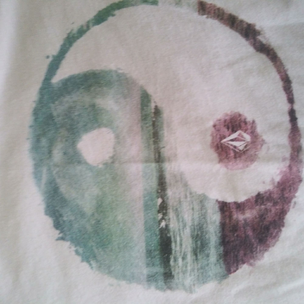 Small Volcom crop top - Picture 4 of 4